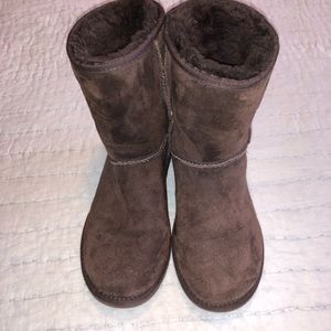 UGG classic shirt boot